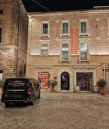 Palazzo Cortesi Мачерата Екстериор снимка