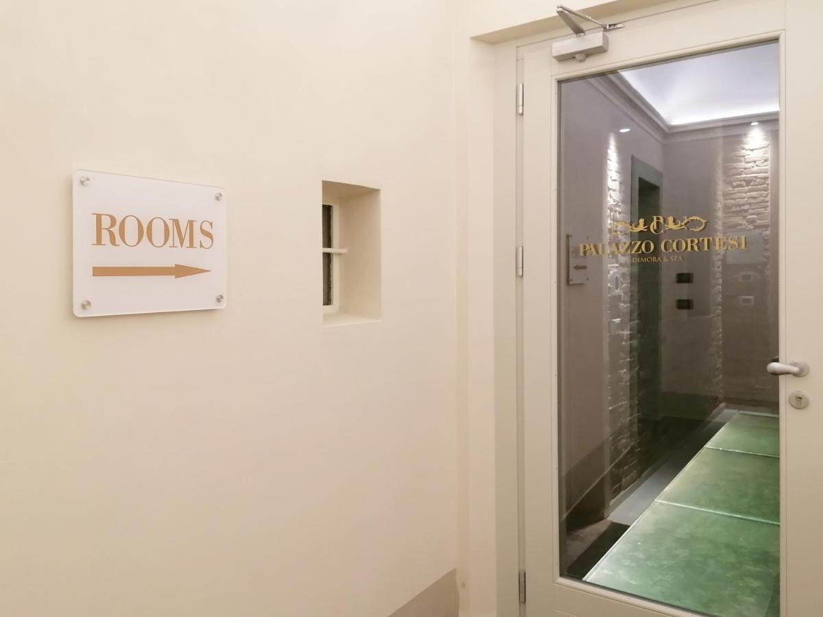 Palazzo Cortesi Мачерата Екстериор снимка