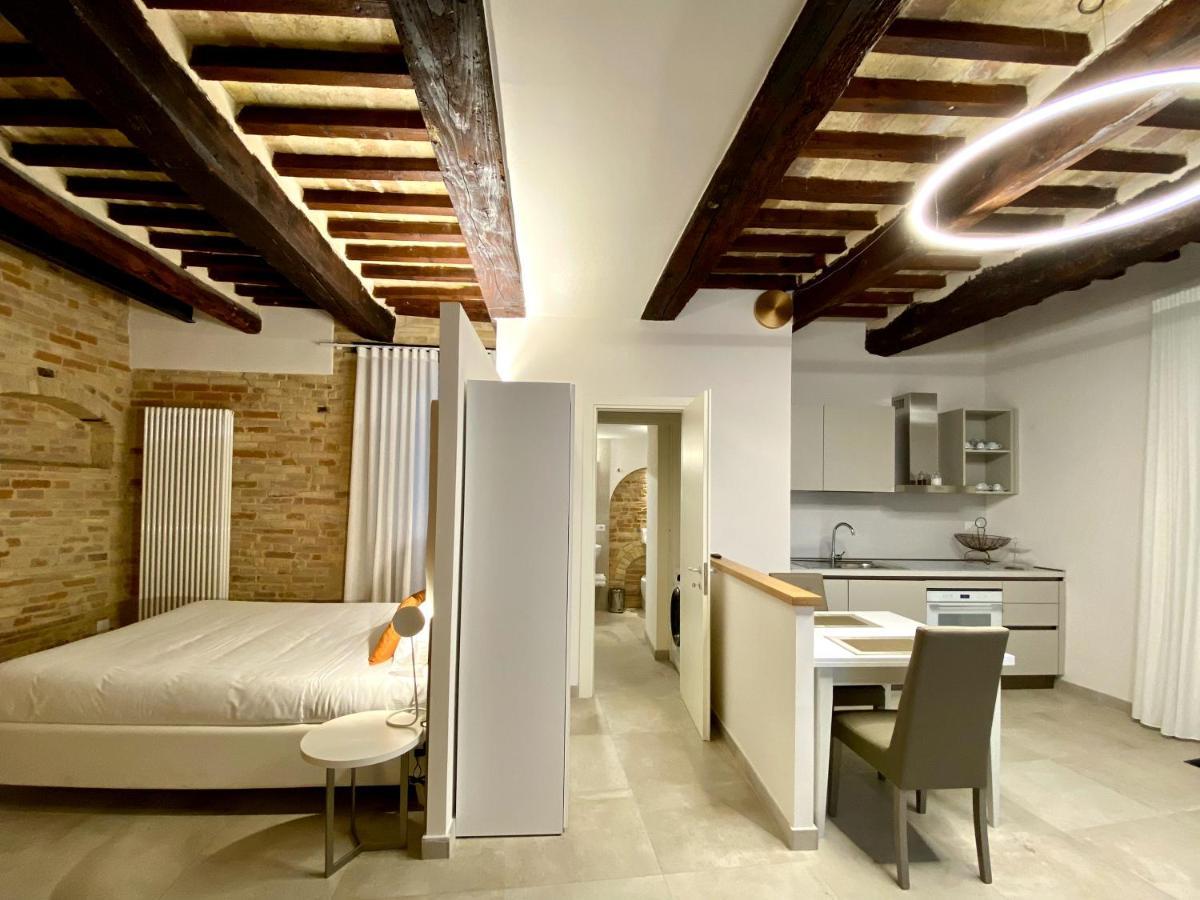 Palazzo Cortesi Мачерата Екстериор снимка