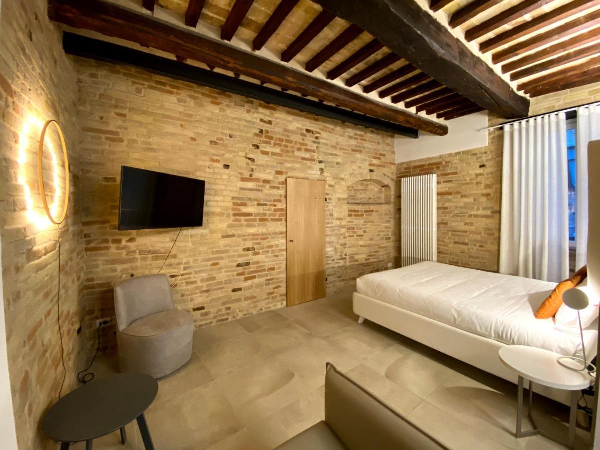Palazzo Cortesi Мачерата Екстериор снимка